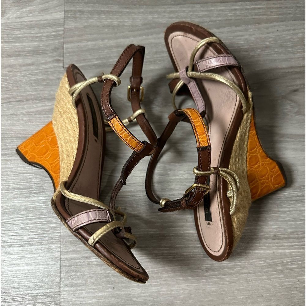 Louis Vuitton Wedges size 35 1/2 - Picture 3 of 10